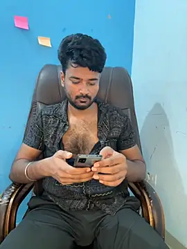 Snapshot of MeekBatgirl chatting on October 2025 04:56:02 AM MeekBatgirl online show from October 2025 04:56:02 AM