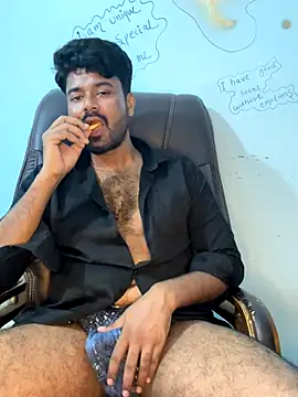 Snapshot of MeekBatgirl chatting on October 2025 07:32:01 AM MeekBatgirl online show from October 2025 07:32:01 AM