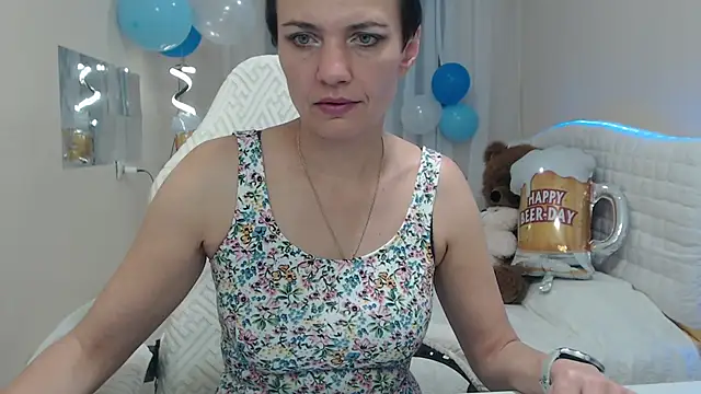 AvaSaturnian online show from September 2025 12:07:01 PM