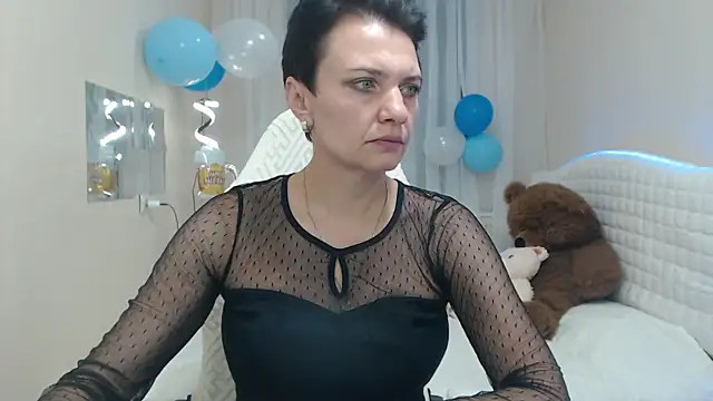 AvaSaturnian online show from September 2025 12:30:01 PM