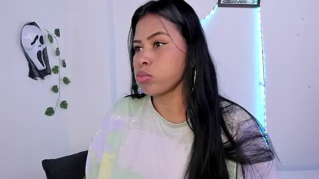 Michluxe 69 online show from November 2025 12:42:02 PM