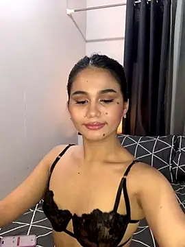 AngelHille online show from October 2025 01:30:01 PM