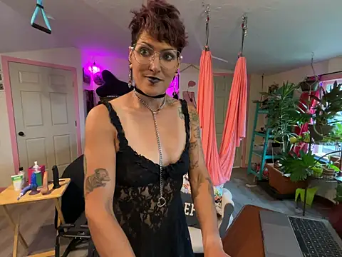 kinkycanner online show from April 2026 11:09:02 PM