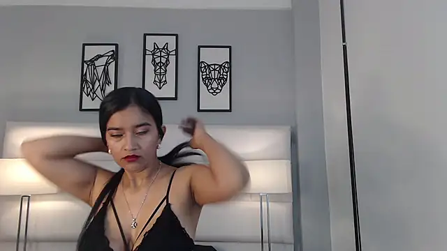 Valeria Velez  online show from October 2025 11:31:01 AM