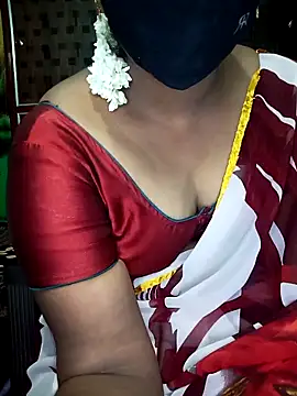 Snapshot of Mee_harini-telugupilla chatting on May 2026 04:40:01 AM Mee harini-telugupilla online show from May 2026 04:40:01 AM
