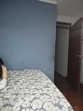 badlove42 online show from December 2025 04:36:01 PM