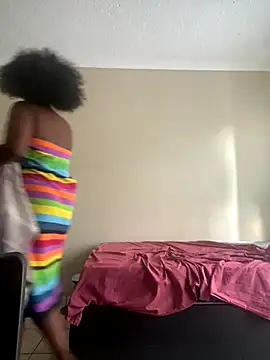 Moonzy77 online show from September 2025 07:43:01 AM