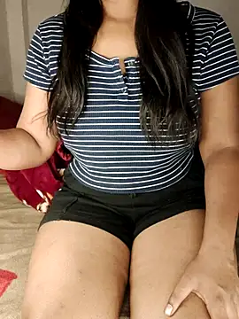 Snapshot of Riya_Malik chatting on May 2026 02:40:02 AM Riya Malik online show from May 2026 02:40:02 AM