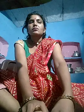 Snapshot of LUCKY_cut chatting on September 2025 11:43:01 PM LUCKY cut online show from September 2025 11:43:01 PM