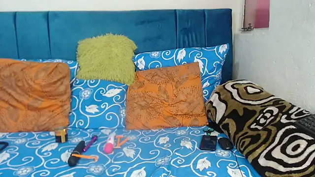 SweetSlenderChoc online show from April 2026 01:42:02 AM