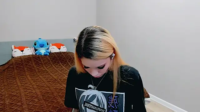 Kitten Alissa online show from October 2025 06:50:01 PM