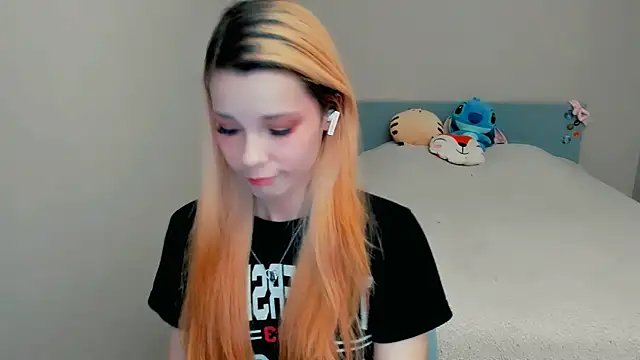 Kitten Alissa online show from October 2025 07:14:02 PM