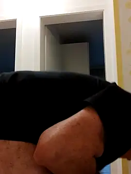 Oldmenhot66 online show from October 2025 04:20:02 PM