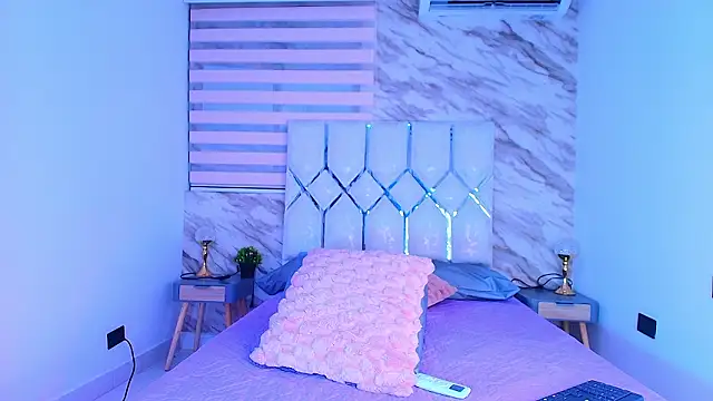 collet 1 online show from February 2026 12:01:01 PM