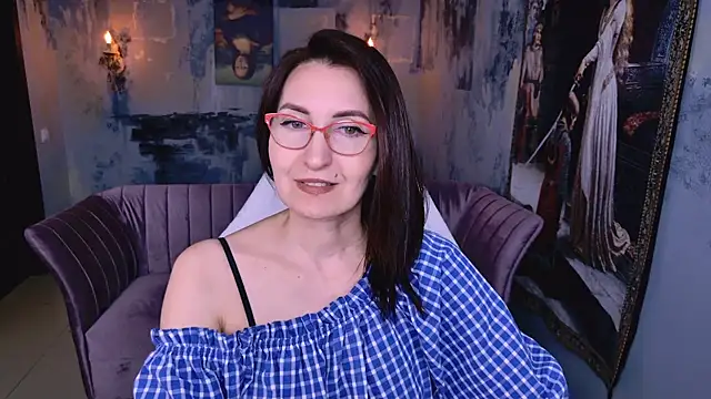 Snapshot of UnaTerra chatting on May 2026 06:18:02 AM UnaTerra online show from May 2026 06:18:02 AM