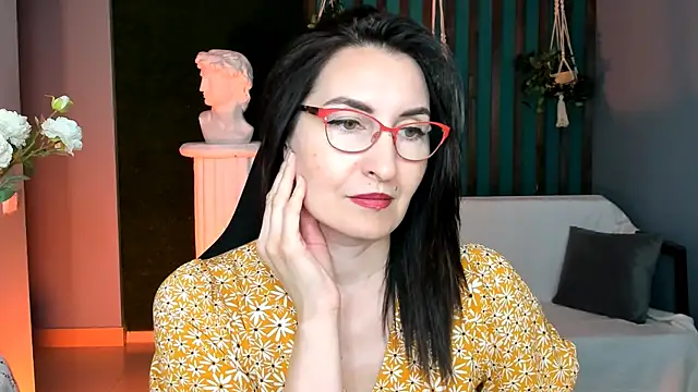 Snapshot of UnaTerra chatting on May 2026 06:07:01 AM UnaTerra online show from May 2026 06:07:01 AM