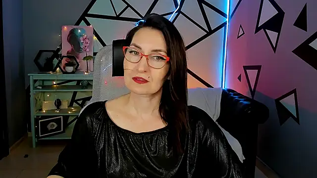 Snapshot of UnaTerra chatting on June 2026 06:15:02 AM UnaTerra online show from June 2026 06:15:02 AM