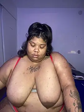 Snapshot of BlaxicanaMami chatting on October 2025 08:04:01 AM BlaxicanaMami online show from October 2025 08:04:01 AM