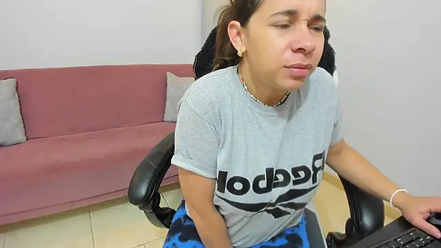 Snapshot of CataleyaAmaya chatting on November 2025 11:56:01 AM CataleyaAmaya online show from November 2025 11:56:01 AM