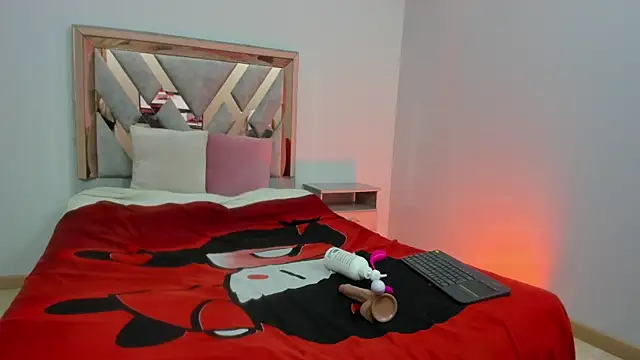 Snapshot of CataleyaAmaya chatting on November 2025 11:58:01 AM CataleyaAmaya online show from November 2025 11:58:01 AM