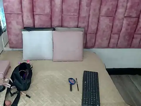 Penelopee Rouse online show from October 2025 12:51:01 PM