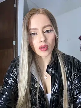 Snapshot of kendal_blonde chatting on September 2025 12:21:01 AM kendal blonde online show from September 2025 12:21:01 AM