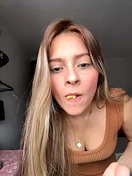Snapshot of kendal_blonde chatting on September 2025 09:07:02 PM kendal blonde online show from September 2025 09:07:02 PM