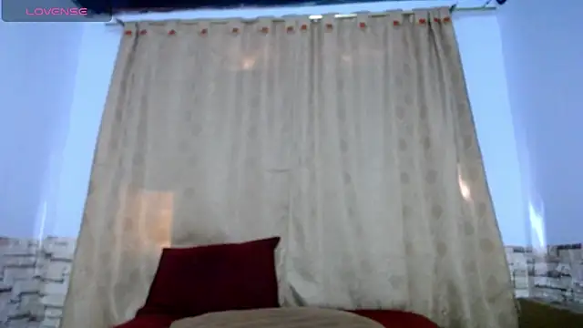 DaraKat18 online show from October 2025 05:24:02 PM