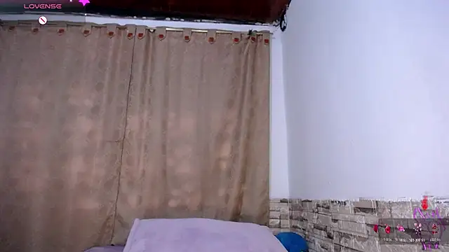 DaraKat18 online show from March 2026 10:35:02 PM