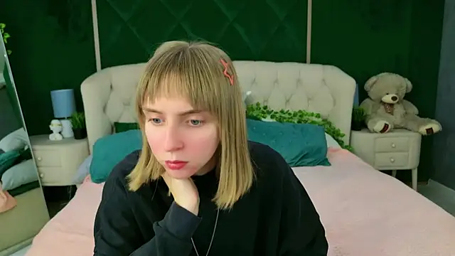 Beverly Gomes online show from October 2025 03:29:01 PM