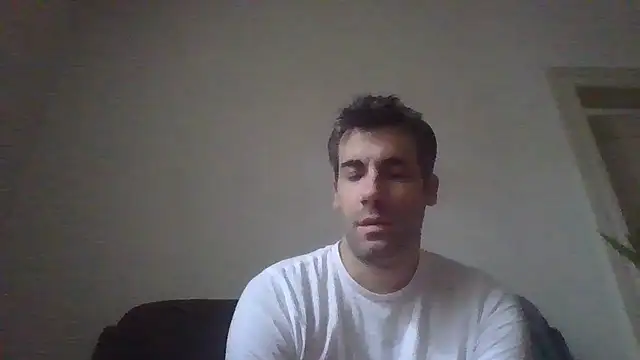 JulioIsHere4you online show from November 2025 09:02:02 AM