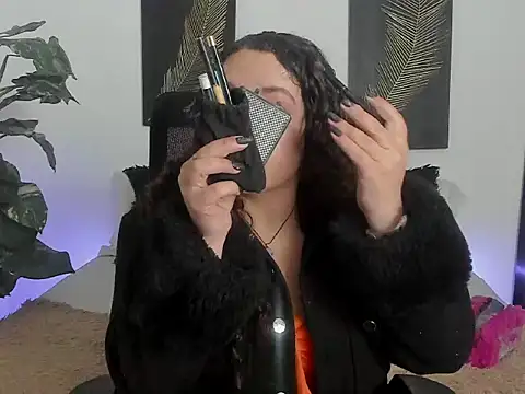 RubyStrong online show from November 2025 12:15:02 PM