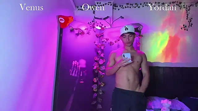 Owen Benkosky online show from December 2025 03:03:01 AM