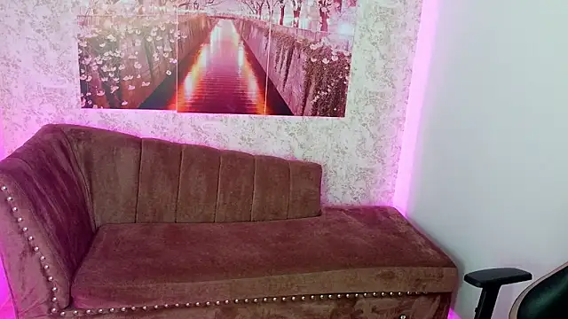 Ariannaa m online show from November 2025 03:31:01 AM