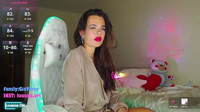 Gia Vibey online show from July 2026 06:47:01 PM