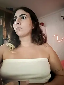 ApenasLys online show from November 2025 10:43:02 PM