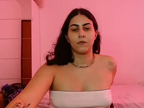 ApenasLys online show from June 2026 02:33:01 PM