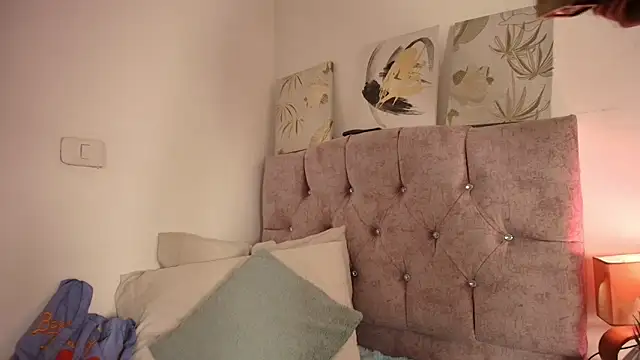 Dulce Bella  online show from January 2026 11:42:02 PM