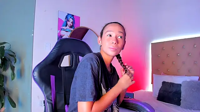 JennyLawrence online show from November 2025 07:57:01 PM