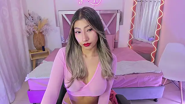 Kenndal tay online show from November 2025 07:19:02 PM