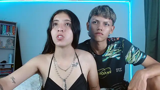 Snapshot of Lucy_y_Jacob chatting on September 2025 04:23:01 AM Lucy y Jacob online show from September 2025 04:23:01 AM