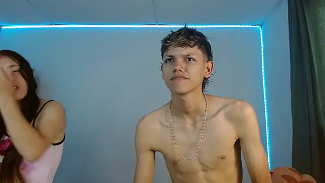 Snapshot of Lucy_y_Jacob chatting on September 2025 07:25:02 PM Lucy y Jacob online show from September 2025 07:25:02 PM