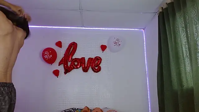 Snapshot of Lucy_y_Jacob chatting on September 2025 06:57:01 PM Lucy y Jacob online show from September 2025 06:57:01 PM