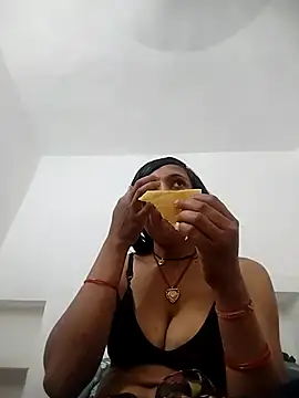 Snapshot of Sonam_shinde chatting on May 2026 05:47:02 AM Sonam shinde online show from May 2026 05:47:02 AM