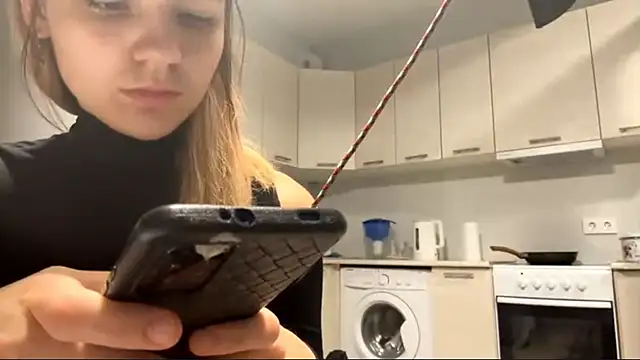 Denni Spilber online show from October 2025 03:35:02 PM