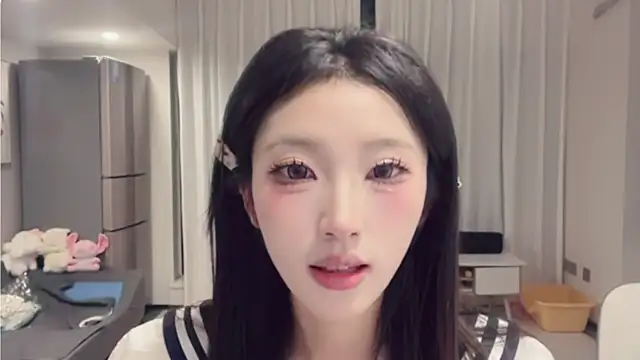 ZhaoZhao-ZM online show from September 2025 01:22:01 PM