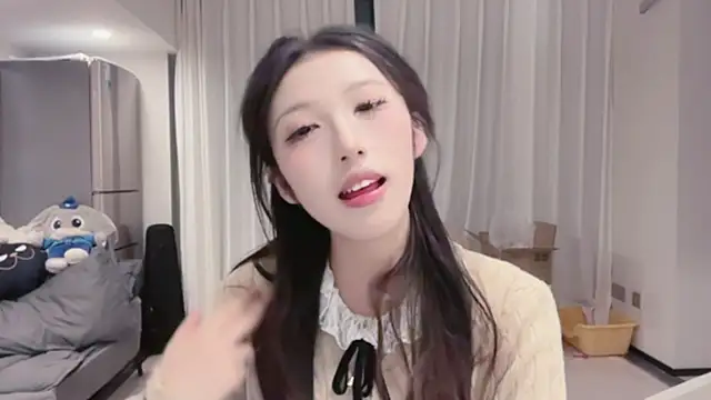 ZhaoZhao-ZM online show from October 2025 01:45:02 PM