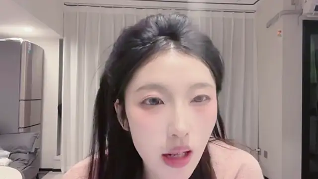 ZhaoZhao-ZM online show from November 2025 02:27:02 PM