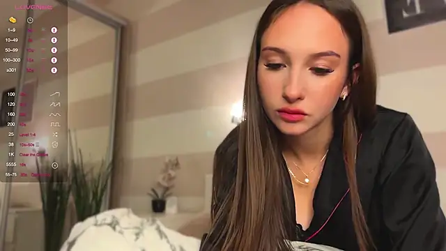 Kate Yanson online show from September 2025 05:29:02 PM