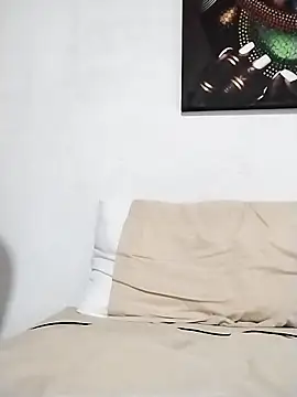 latinblack16 online show from October 2025 03:25:01 AM